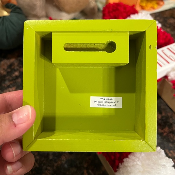 Dr. Seuss How The Grinch Stole Christmas Home Decor - Picture 2 of 4